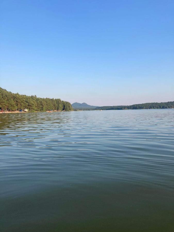 Chatka Maya Machovo Jezero Doksy  Luaran gambar